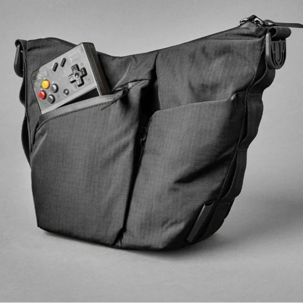 NWT Alpaka Flow Satchel 2L - A1